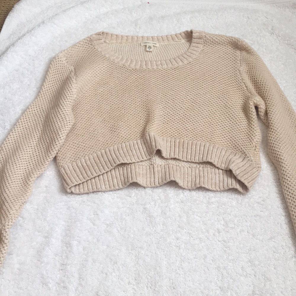 Cropped knit sweater